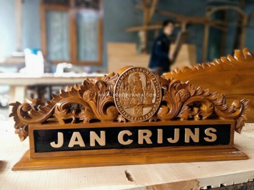 Papan Nama Meja Presiden Akademi Ukir Jati