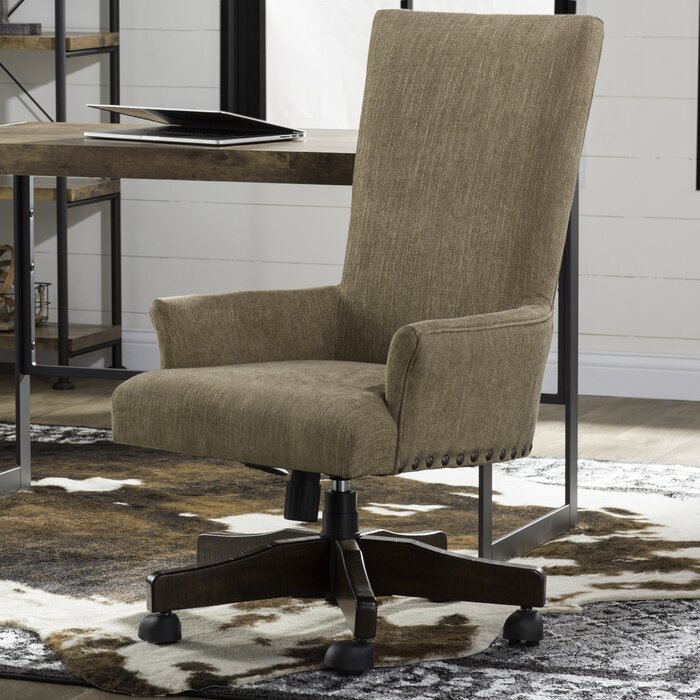 Kursi Direktur Mewah Sarita