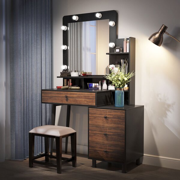 Meja Make Up Simple Desdemona