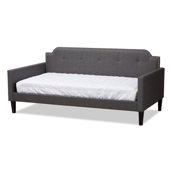 Minimalis Bed Chenault Depan TV
