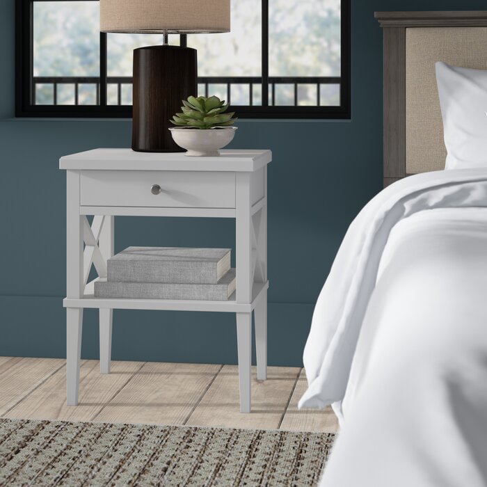 Nakas Putih Silvestri Tempat Tidur