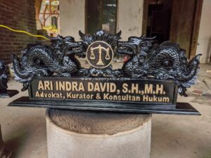 Papan Nama Meja Advokat Konsultan Hukum