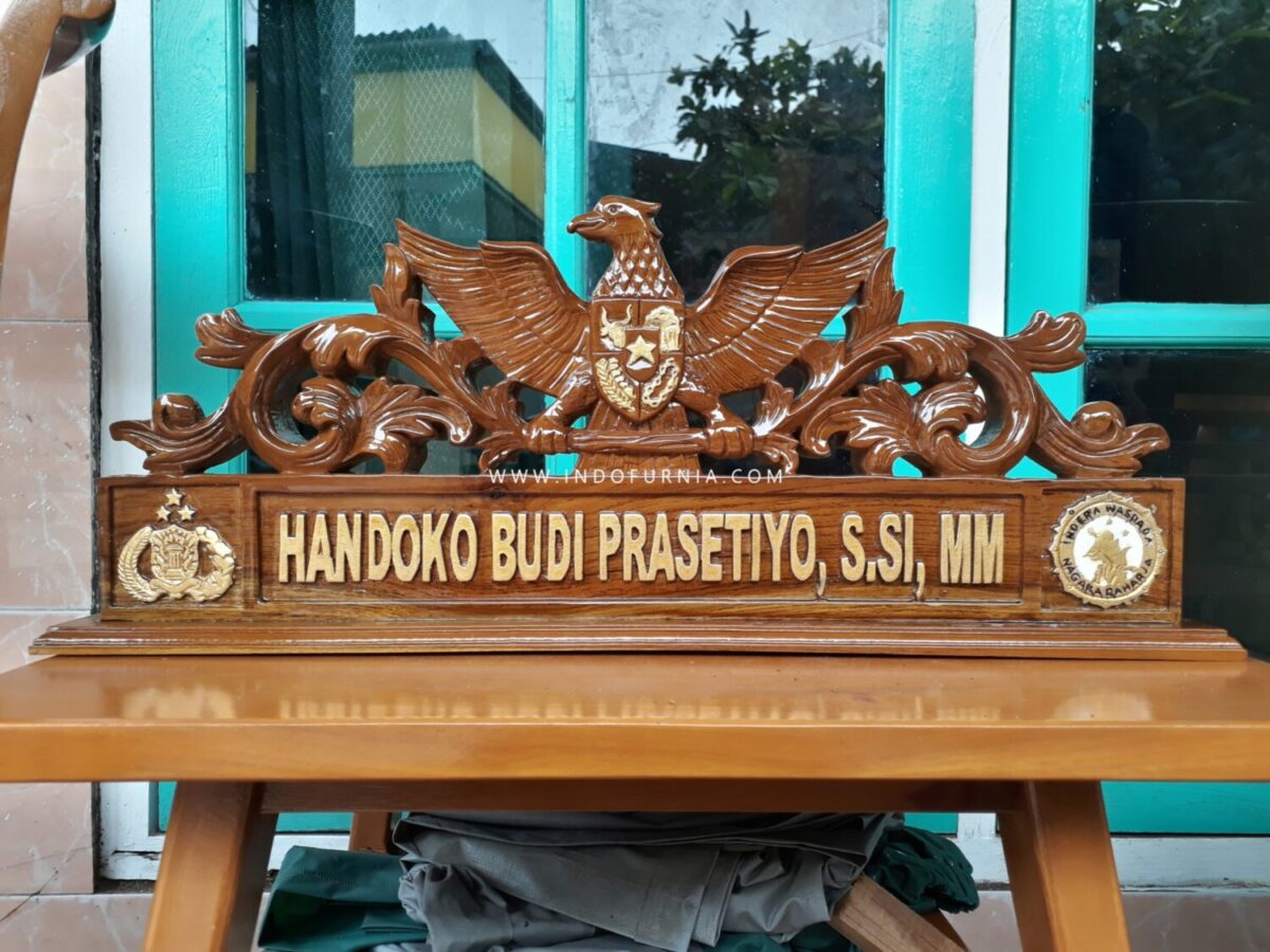 Papan Nama Meja Garuda Ukir Klasik