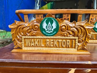 Papan Nama Meja Wakil Rektor