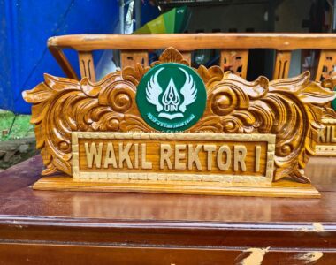 Papan Nama Meja Wakil Rektor