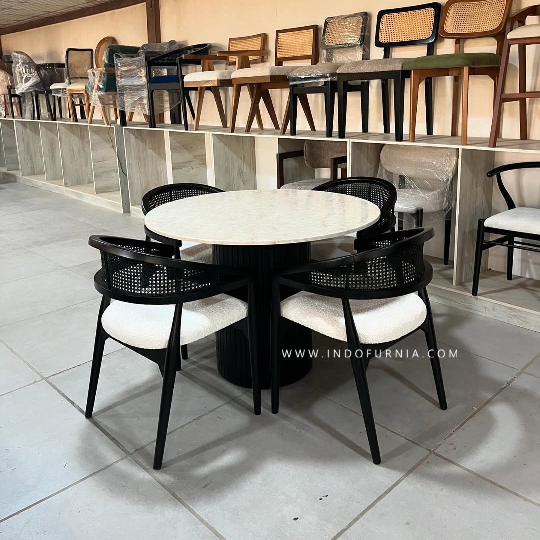 Set Meja Makan Marmer Bundar 4 Kursi Cafe Kayu Rotan Hitam